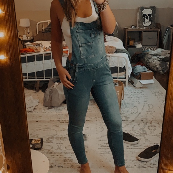 COPY - Skinny jean overalls - Picture 1 of 3